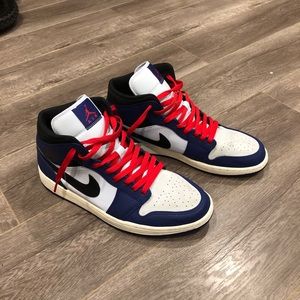 Jordan 1 mid